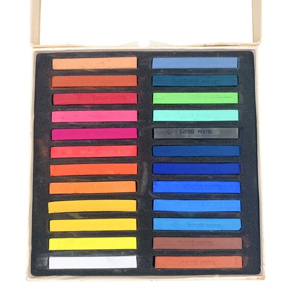 Free People Hair Chalk 24 Pastel Sticks Temporary Color NEW Apply Wet / Dry RARE - Picture 4 of 6